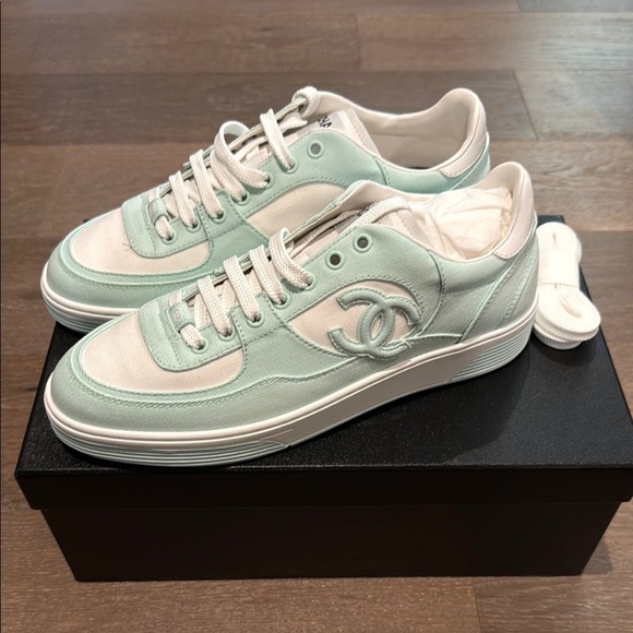 New CHANEL 24C Cruise 2024 Light Turquoise Trainers Sneakers - Picture 2 of 9